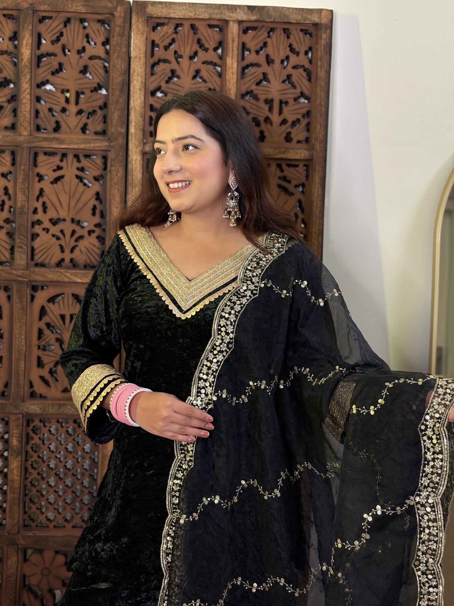 Noor-e-Naaz Black Velvet Suit