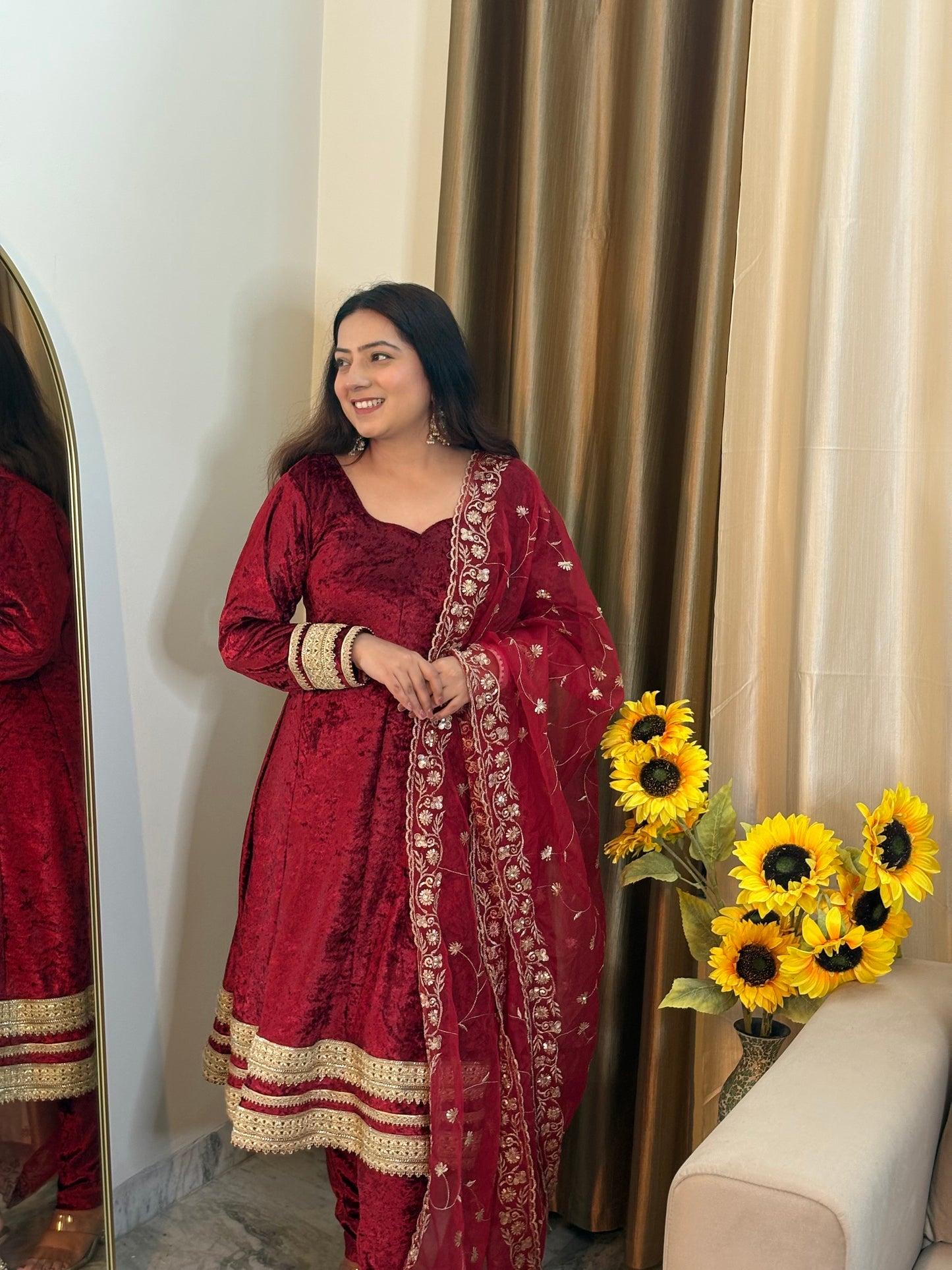 Ruhi Velvet Festive Suit Set