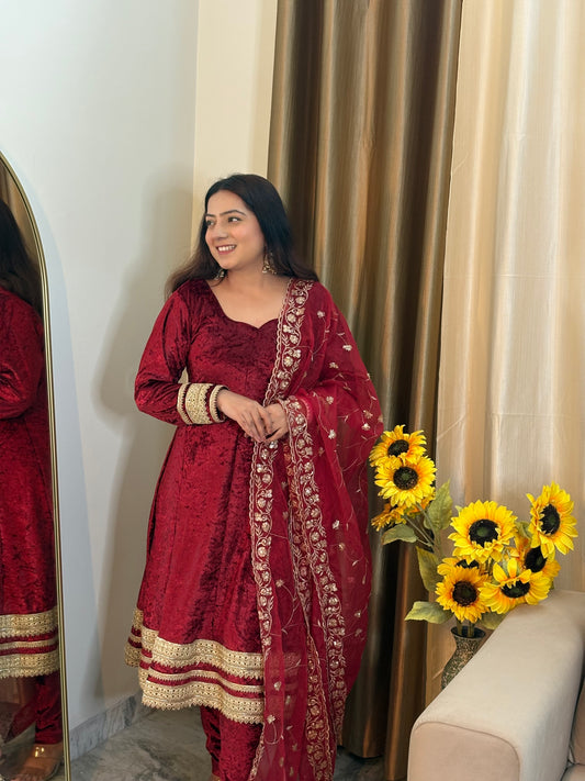 Ruhi Velvet Festive Suit Set