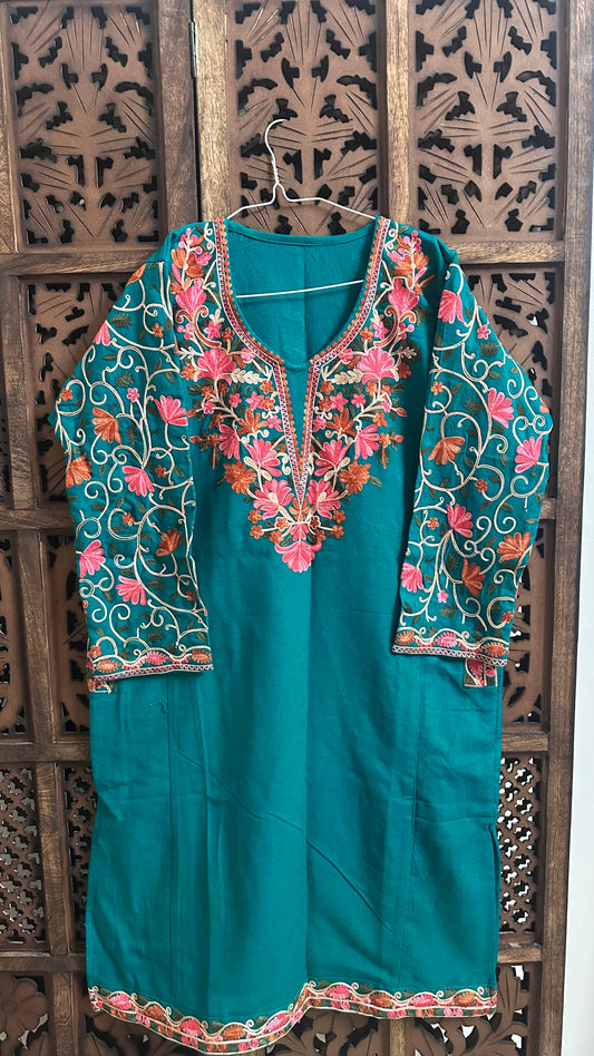 Aafreen Aari Kashmiri Pheran