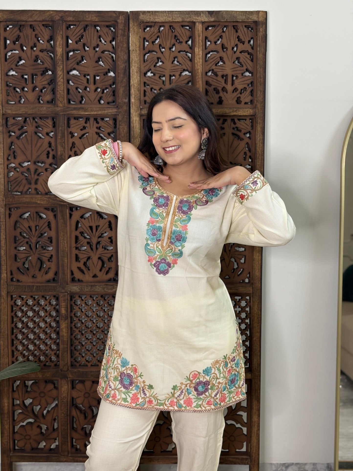 Zareen Aari Embroidered Pheran Coord